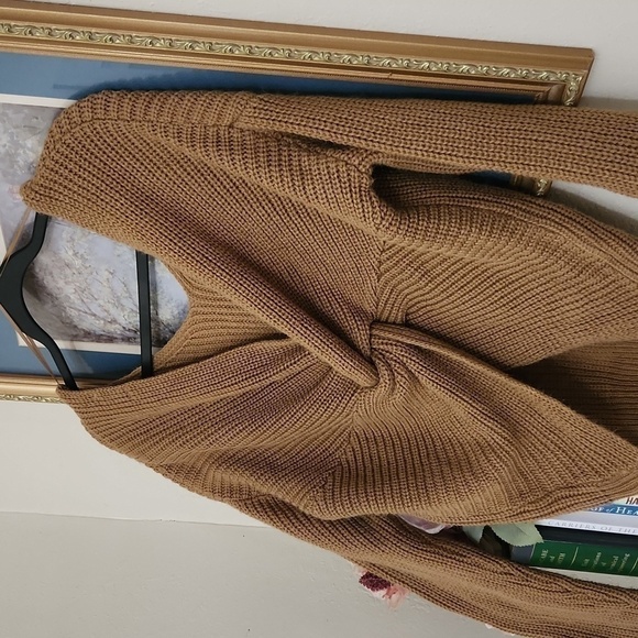 Chunky knit Back Wrap Scrunch Sweater High Low Size M Fashion Nova - Picture 4 of 9